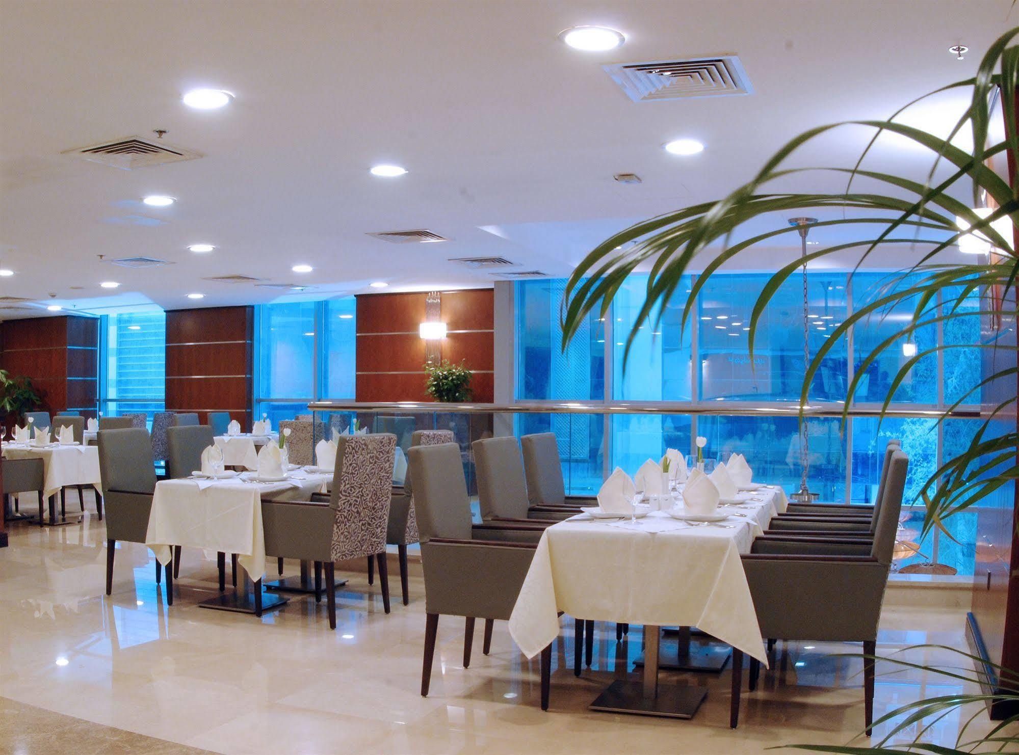 Gokulam Park Doha Hotel Eksteriør billede